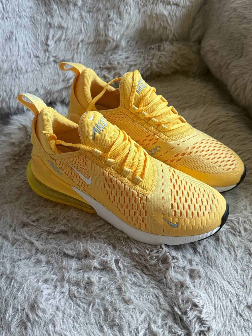 Super Rare Nike Women’s Yellow Air Max 270 - Picture 3 of 9